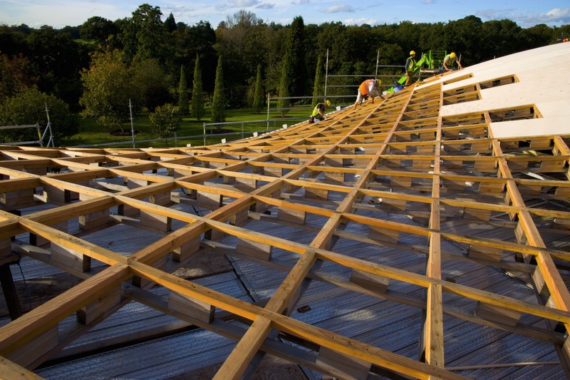 An aerial view of the undulating roof of The Savill Garden Visitor Centre during the building phase.
