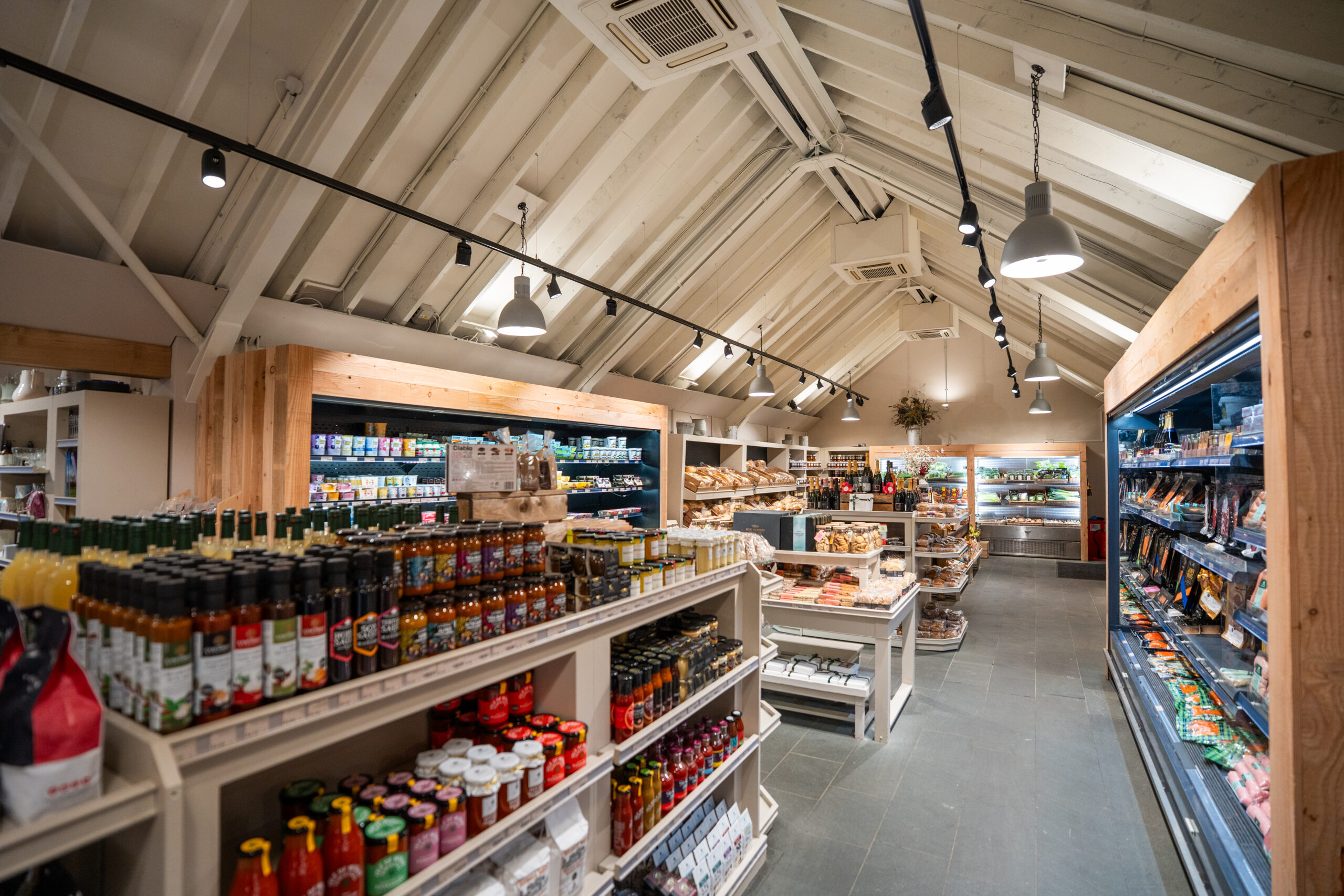 Front view of Windsor Farm Shop.
