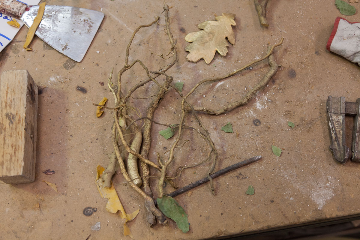 Leaves and twigs made in bronze.